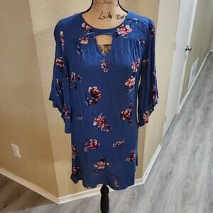 Pink Rose keyhole bell sleeve‎ mini dress size small new!!!